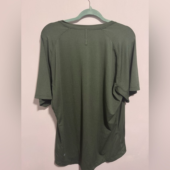 Lululemon Athletica Men’s License to Train shirt. Size XL - Picture 3 of 10